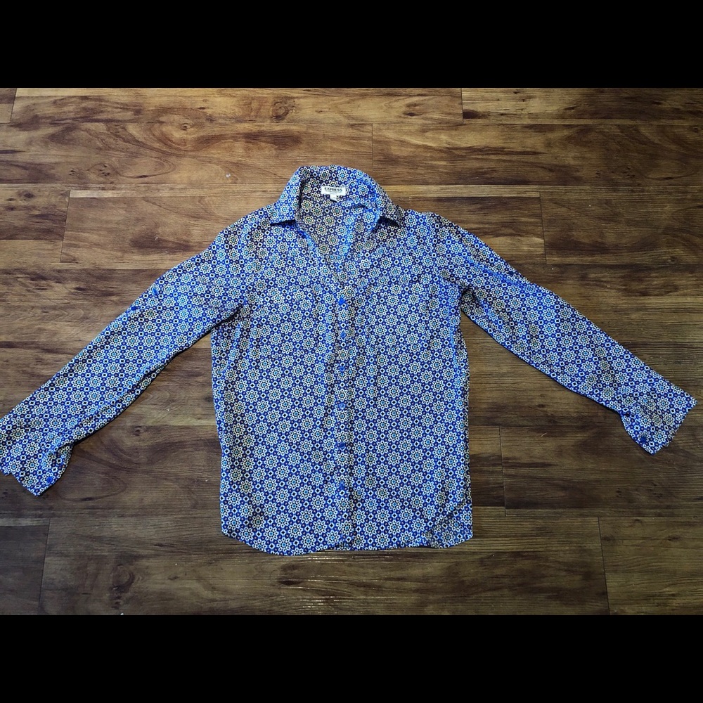 Cute Express geometric button down
